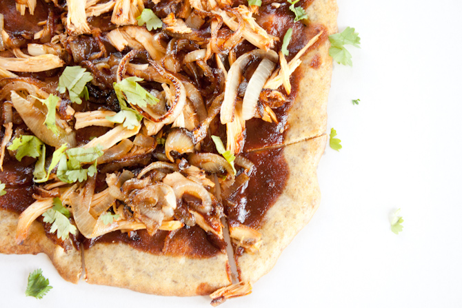 BBQ Chicken Flatbread | simplerootswellness.com