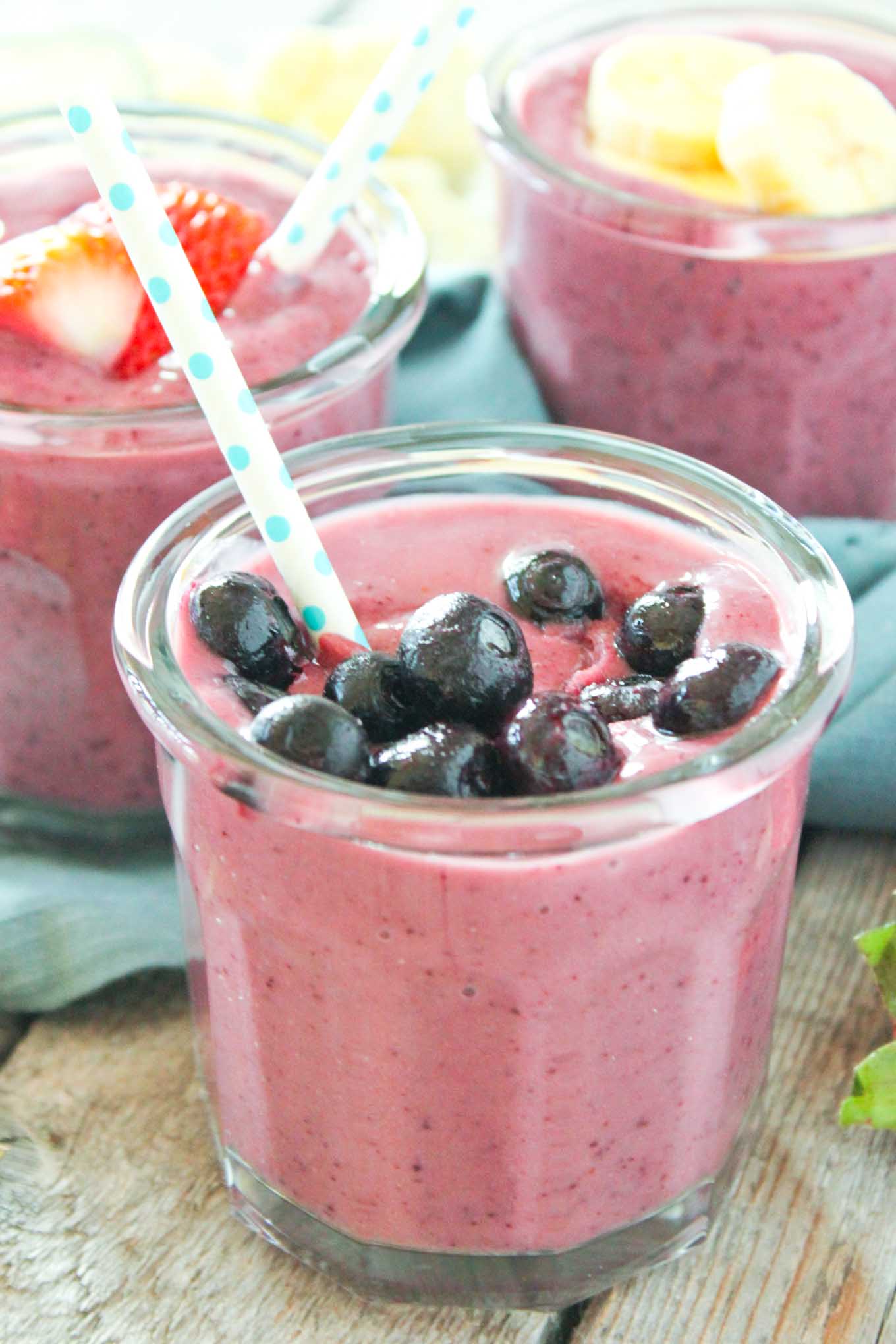 Berry and Cauliflower Smoothie | simplerootswellness.com