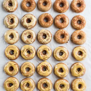 The perfect fall begins with these 10 minute apple cider donuts with maple glaze {vegan, gluten-free, paleo}