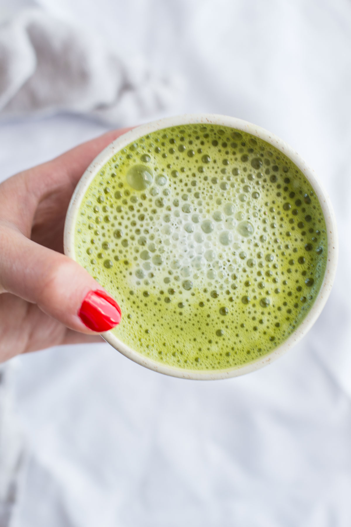 This fat burning matcha latte will change your morning. Made in under five minutes.