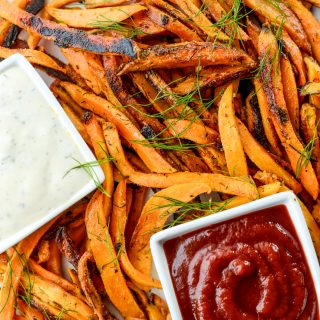 Crispy Homemade Dairy-Free Ranch Fries | simplerootswellness.com #frenchfries #easyrecipes #mealprep #ranch #healthy