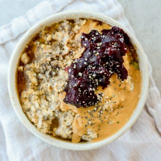 Healthy Protein Packed Instant Oatmeal Recipe 5-Ways | simplerootswellness.com #oatmeal #protein #quick #breakfast #healthy