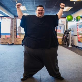 How to Love Yourself at 687 pounds | simplerootswellness.com #selflove #weight #weightloss #health #healthy #diet #exercise #therapy