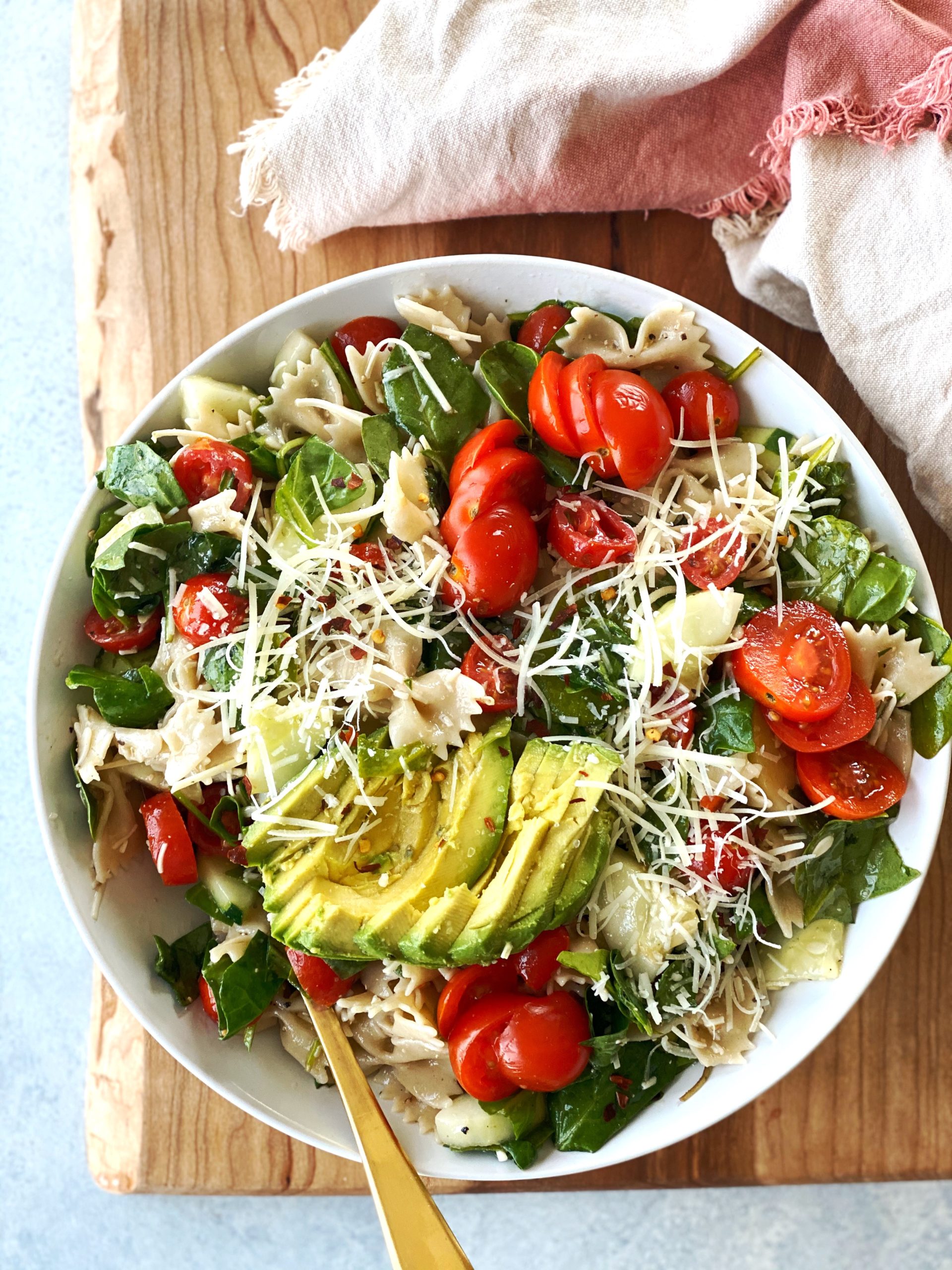 10-Minute Spinach Pasta Caesar Salad {GF, DF, EF} | simplerootswellness.com #pasta #salad #spinach #summer #easy #healthy #quick